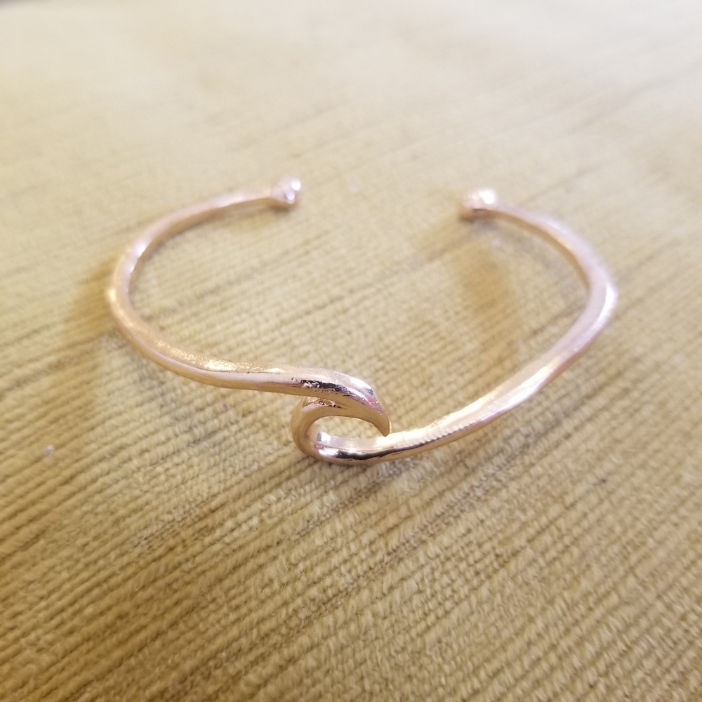 Giuliana + Madison | Gold Ocean Wave Cuff - Picture 2 of 2